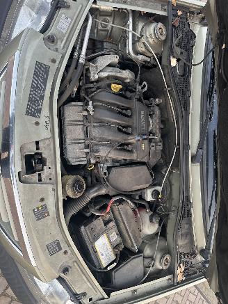 Dacia Logan 1.6-16V Lauréate picture 12