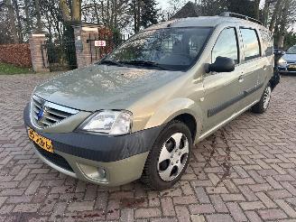 skadebil auto Dacia Logan 1.6-16V Lauréate 2008/7