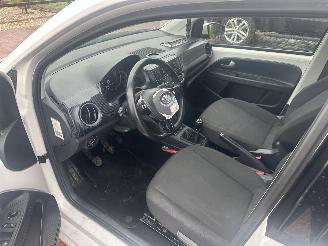 Volkswagen Up! 1.0 BMT move up! picture 10