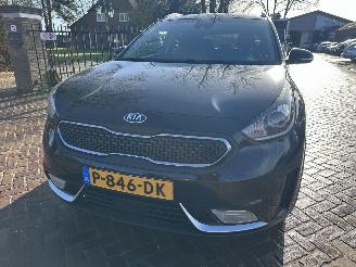Kia Niro 1.6 GDi Hybrid First Edition picture 2