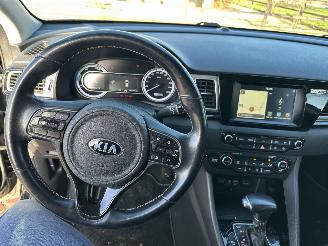 Kia Niro 1.6 GDi Hybrid First Edition picture 18