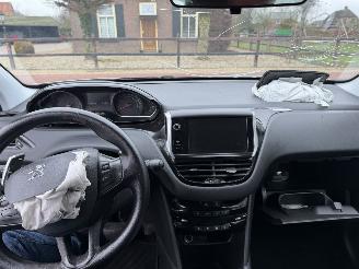 Peugeot 208 1.2 e-VTi Active  automaat picture 12