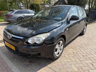 Schadeauto Hyundai I-30 1.6i Dynamic 2010/1