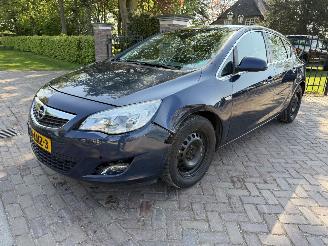 skadebil auto Opel Astra 1.4 Turbo Cosmo 2010/4