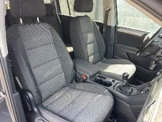 Volkswagen Touran 1.2tsi clima/navi/pdc v+a picture 11