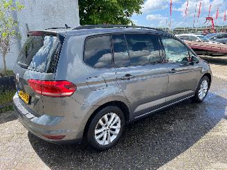 Volkswagen Touran 1.2tsi clima/navi/pdc v+a picture 3