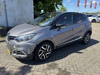 Schadeauto Renault Captur 1.5dci clima 2015/11