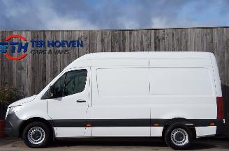 Schadeauto Mercedes Sprinter 314 CDi L2H2 Automaat Airco Navi Cruise Camera 105KW Euro 6 2020/6