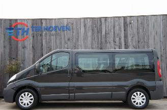 krockskadad bil auto Opel Vivaro 2.5 CDTi Lang Klima 9-Persoons 107KW Euro 4 2009/2