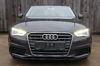 Audi A3 1.6 TDi Limo Airco Navi Cruise Trekhaak 81KW Euro 5 picture 6