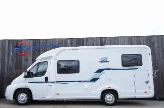 krockskadad bil camper Weinsberg  Imperiale V601 ME Radar Zonnepanelen 2X eenpersoonsbed 96KW 2010/4