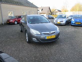 Unfallwagen Opel Astra SPORTS TOURER 1.4 Turbo Bns REST BPM 300 EURO !!!! 2012/6