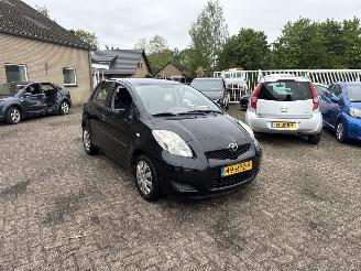Coche accidentado Toyota Yaris 1.3 VVTi Comfort 2011/7