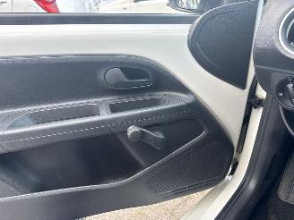 Volkswagen Up! 1.0 move up! BlueMotion picture 23
