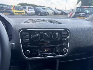 Volkswagen Up! 1.0 move up! BlueMotion picture 20