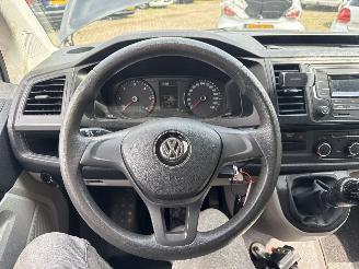 Volkswagen Transporter 2.0 TDI L1H1 Comfortline. ROLSTOELVERVOER picture 24