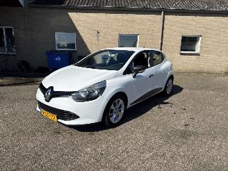 Renault Clio 0.9 TCe Authentique picture 3