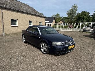 krockskadad bil auto Audi A4 2.4 V6 Exclusive 2002/7