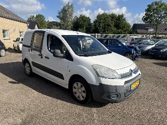uszkodzony samochody osobowe Citroën Berlingo 1.6 e-HDI 500 Cl. Ec 2013/6
