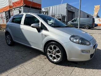 Vaurioauto  passenger cars Fiat Punto Evo 0.9 TwinAir Lounge 2016/2