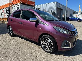 Vaurioauto  passenger cars Peugeot 108 1.0 e-VTi Première 2014/9