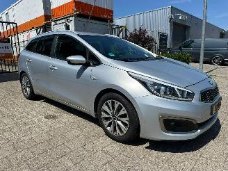 damaged passenger cars Kia Cee d 1.0 T-GDi Design Edition 2018/6