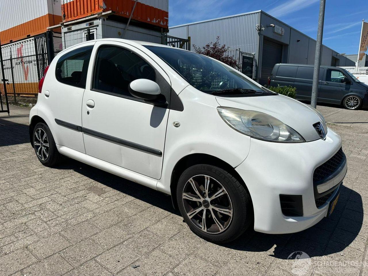 Peugeot 107 1.0-12V XS