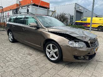 Voiture accidenté Volvo V-70 2.0 D4 Nordic+ 2014/5