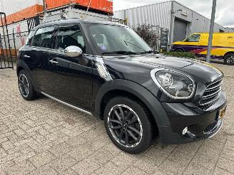 Vaurioauto  passenger cars Mini Countryman 1.6 Cooper Pepper Motor loopt onregelmatig 2016/12