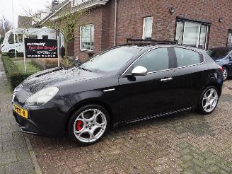 damaged passenger cars Alfa Romeo Giulietta 1.4 T Distinctive 2011/4