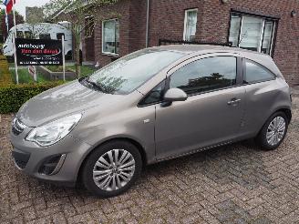 Coche accidentado Opel Corsa 1.4 16v Cosmo 2011/11