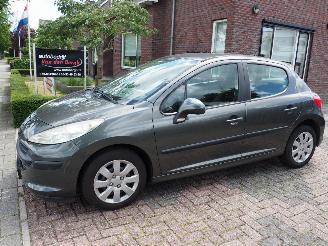 Damaged car Peugeot 207 1.4-16V X-Line Automaat 2009/3