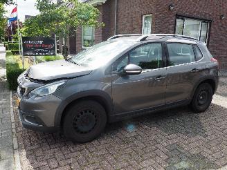 Coche accidentado Peugeot 2008 1.2 PureTech Allure 2017/6