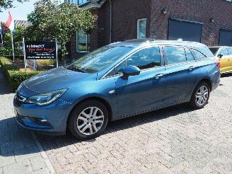 Unfallwagen Opel Astra 1.6 CDTI Business+ Automaat 2016/11