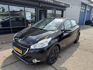 škoda osobní automobily Peugeot 208 1.0 VTI 50KW AIRCO 2013/10