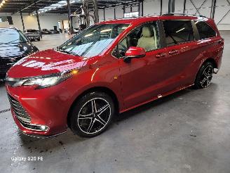 Toyota Sienna Hybrid 2.5 180-KW Automaat 7-Persoons picture 3