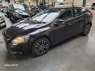 Volvo V-40 2.0 D2 88-KW Automaat 5drs Momentum picture 3