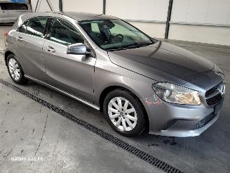 Coche accidentado Mercedes A-klasse 180 Automaat 90-KW 5drs Urban 2018/2