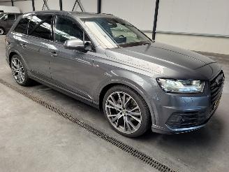 damaged passenger cars Audi Q7 3.0 TDi 200-KW Automaat 7-Persoons S-Line Quattro 2016/8