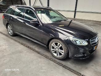 Vaurioauto  passenger cars Mercedes E-klasse 220 CDi Estate 125-KW Automaat Avantgarde 2014/5