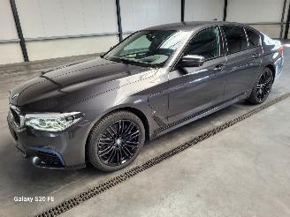Coche accidentado BMW 5-serie 530e Limo 185-KW Automaat M-Sport 2019/10