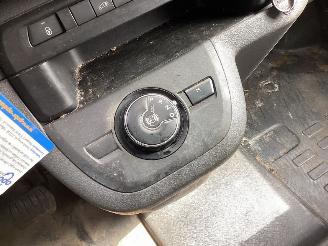Opel Vivaro 20 CDTI picture 16