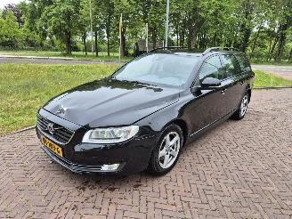 Schadeauto Volvo V-70 2.0 D3 Dynamic Edition 2015/12