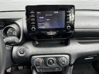 Toyota Yaris VVT-I AIRCO / CRUISE / NAVI / CAMERA / STOELVERW picture 15