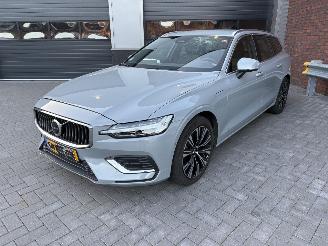 Damaged car Volvo V-60 2.0 T6 Plug-in Hybrid AWD Plus Bright 2024/10