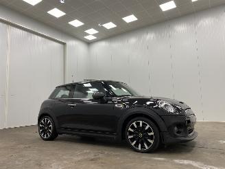 skadebil auto Mini Cooper SE Electric 135kw Panoramadak Navi Clima 2021/1