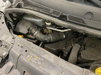 Renault Master 35 2.3 dCi Autom. 110kw L2H2 Navi Airco picture 15