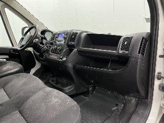 Peugeot Boxer 35 2.2 BlueHDI 121kw Pick-Up Airco picture 12