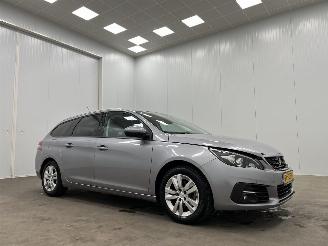 Schadeauto Peugeot 308 SW 1.2 PureTech Executive Panoramadak Navi Clima 2019/8