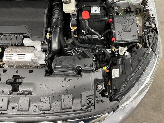 Peugeot 308 SW 1.2 PureTech Executive Panoramadak Navi Clima picture 17